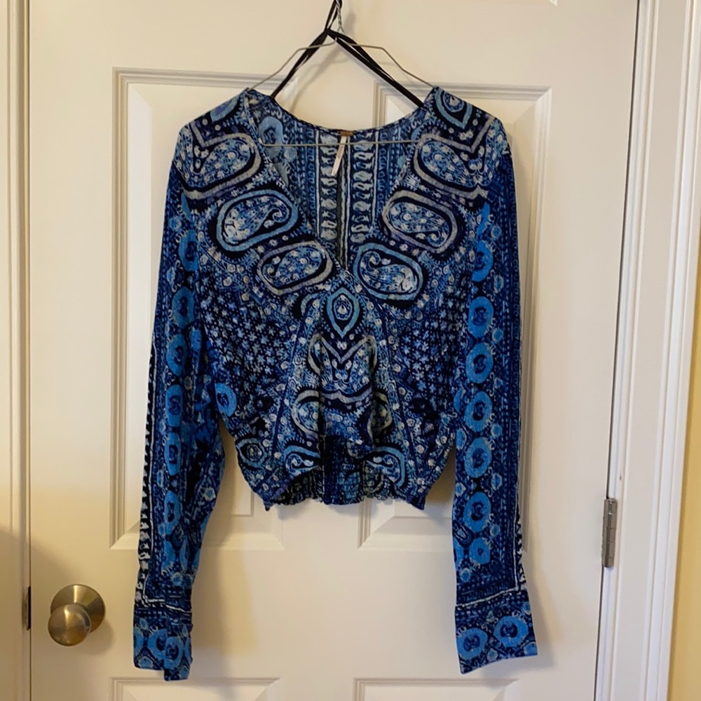FREE PEOPLE BLUE PAISLEY/PSYCHEDELIC TOP